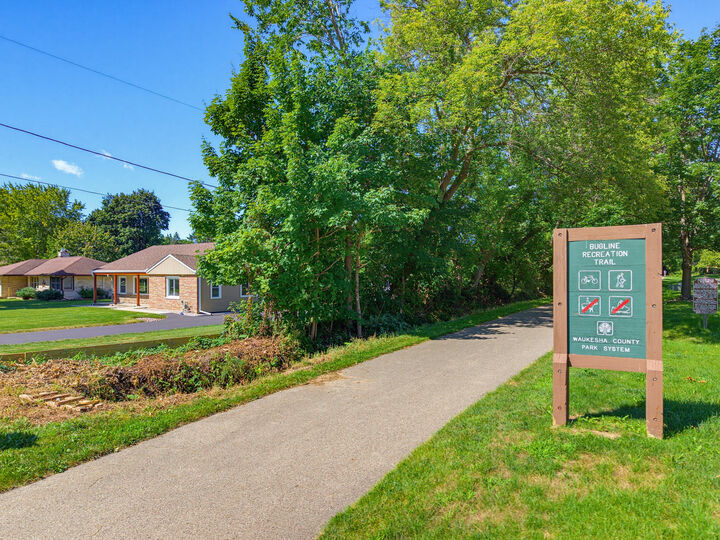 Property Photo:  W240n6309 Maple Ave  WI 53089 
