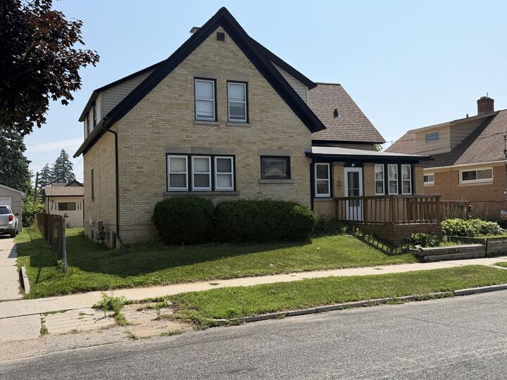 Property Photo: 1321 S 16th St WI 54220