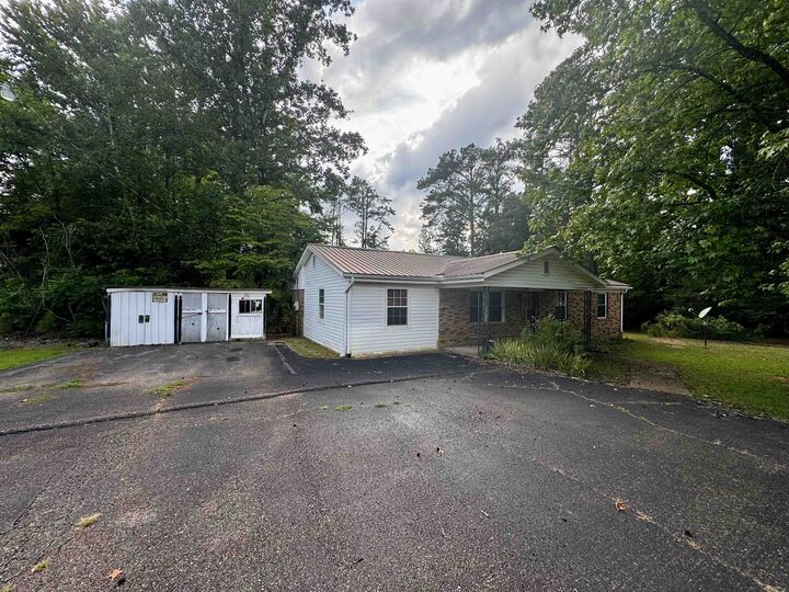 Property Photo:  1215 Foster Rd  TN 38310 