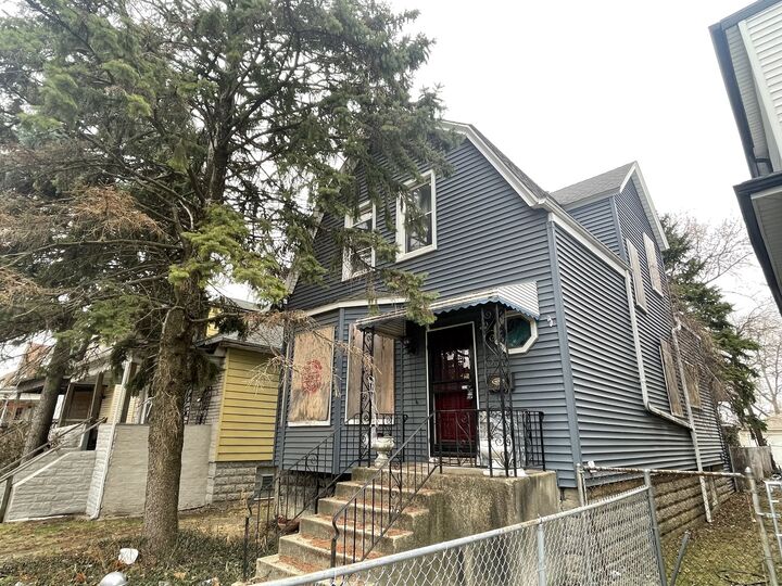 Property Photo:  8816 S Lowe Avenue  IL 60620 
