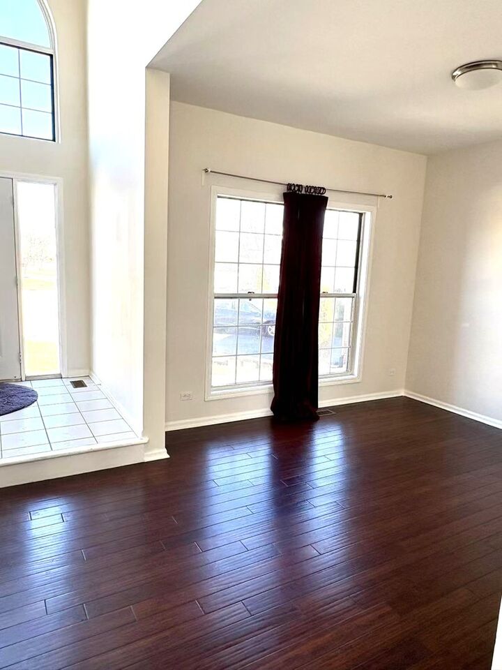 Property Photo:  4591 Hatch Lane  IL 60532 