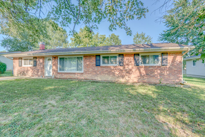 Property Photo:  418 Marteeny Street  IL 62864 