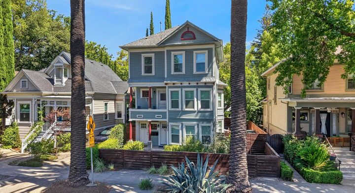 Property Photo:  2409 I Street  CA 95816 