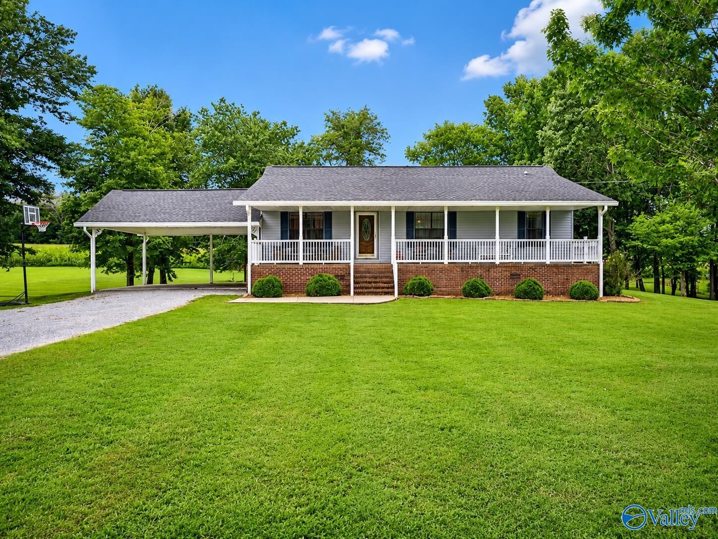 Property Photo: 1183 County Road 147 AL 35978