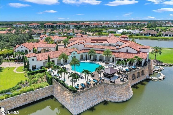 Property Photo: 16374 Viansa Way 301 FL 34110
