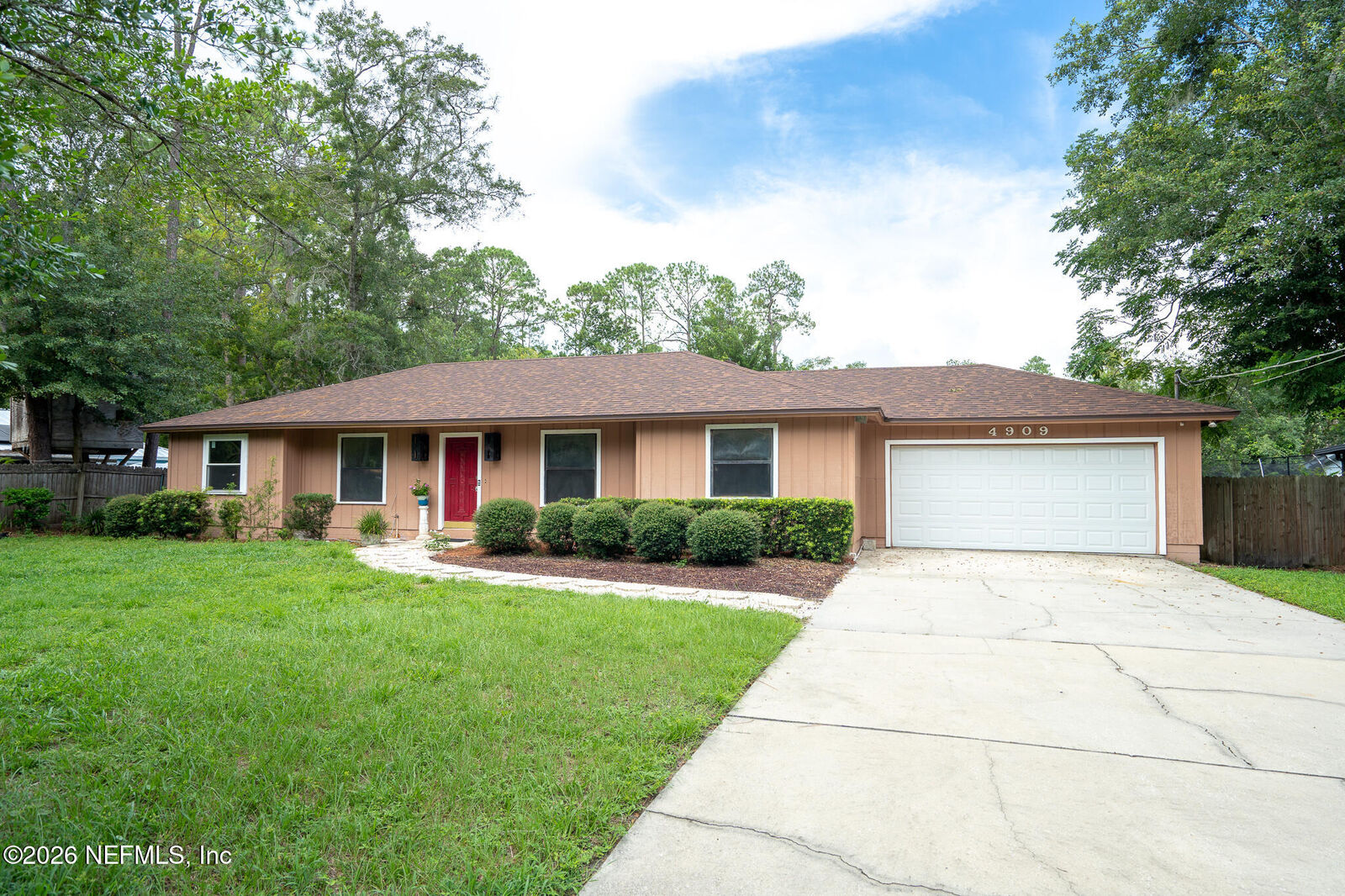 Property Photo: 4909 Beige Street FL 32258