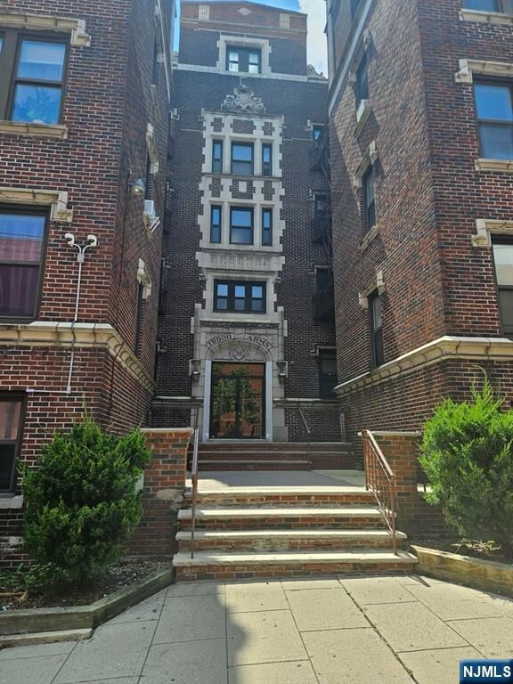 Property Photo:  26 Spring Dell 5C  NJ 07070 