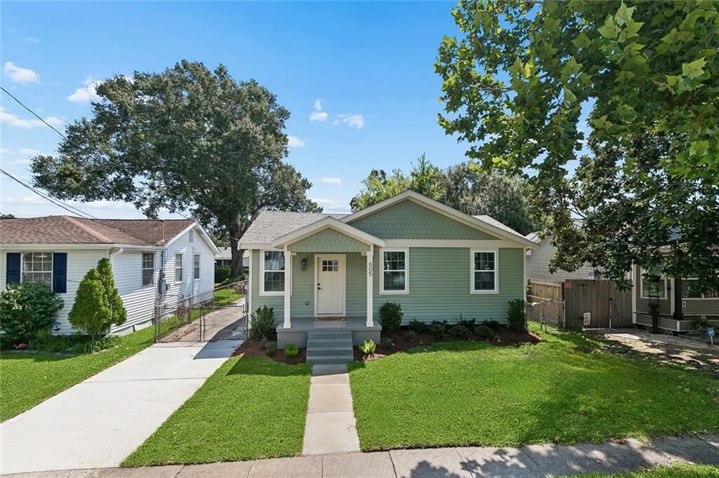 Property Photo: 605 Gelpi Avenue LA 70121