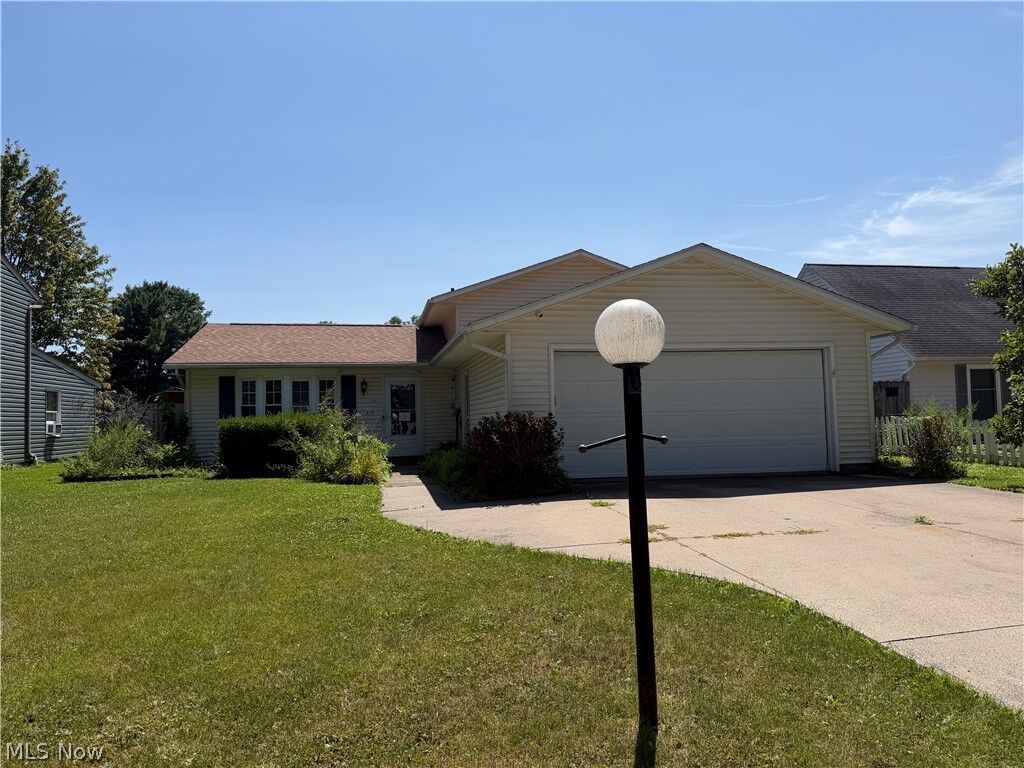 Property Photo: 615 Bowling Green Circle OH 44035