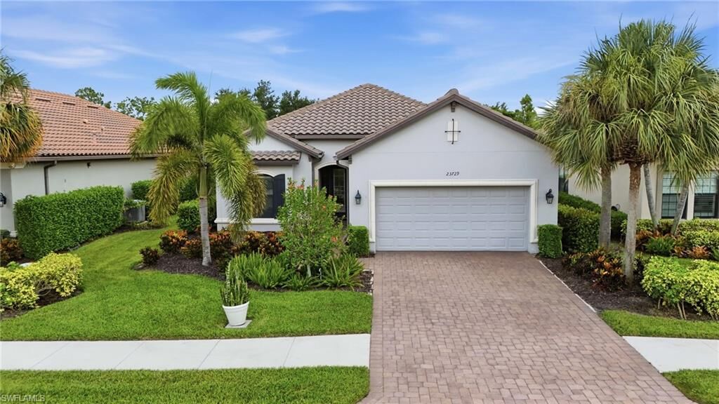 Property Photo: 23729 Pebble Pointe Ln FL 34135