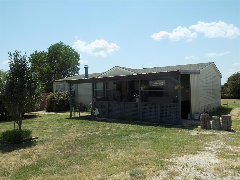Property Photo: 192 Salt Grass Circle TX 76487