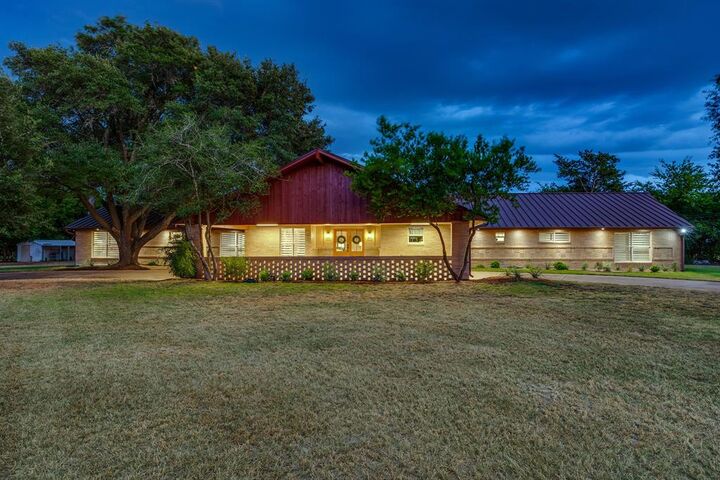 Property Photo:  4104 Vz County Rd 3501  TX 75169 