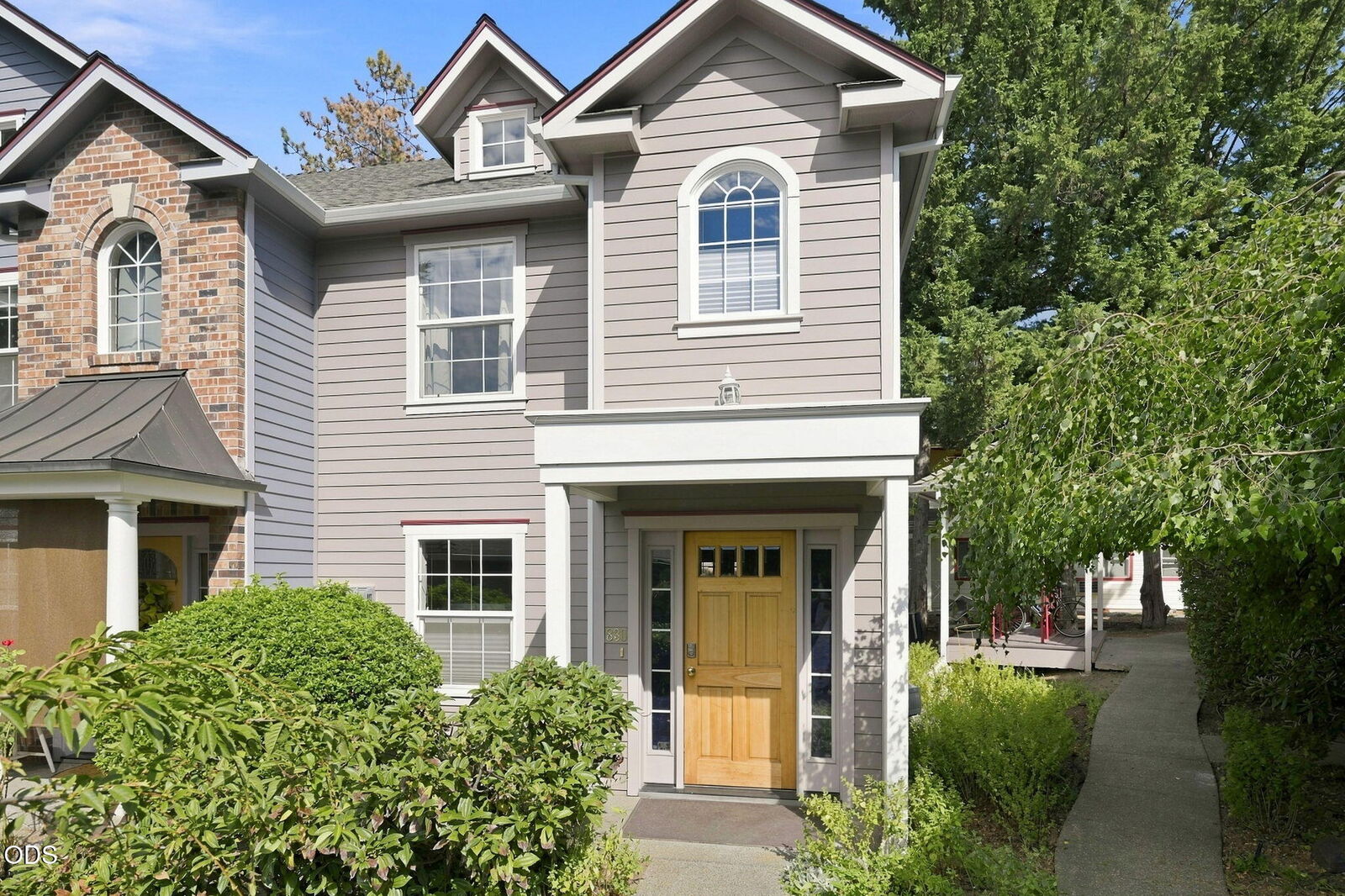 Property Photo: 830 Park Street OR 97520