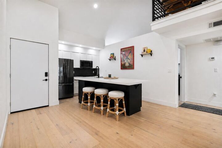 Property Photo:  931 NW 7th Street 206  OK 73106 