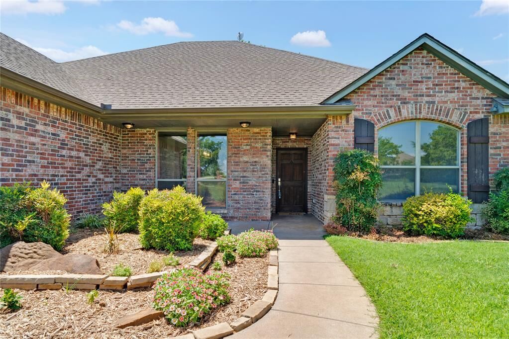 Property Photo:  12374 Fairfield Road  OK 73044 