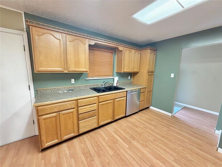 Property Photo: 1702 N Crumley Street OK 73942