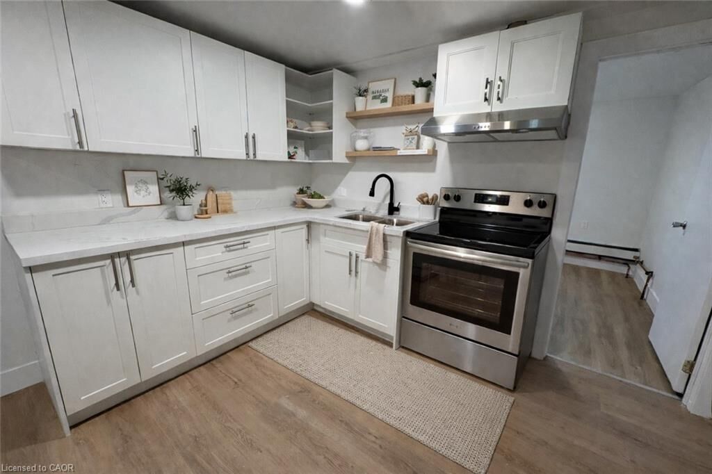 Property Photo: 803 King Street 8 ON L3K 4J3