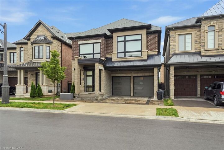 Property Photo: 1192 Stag Hollow Lower ON L5M 5M4