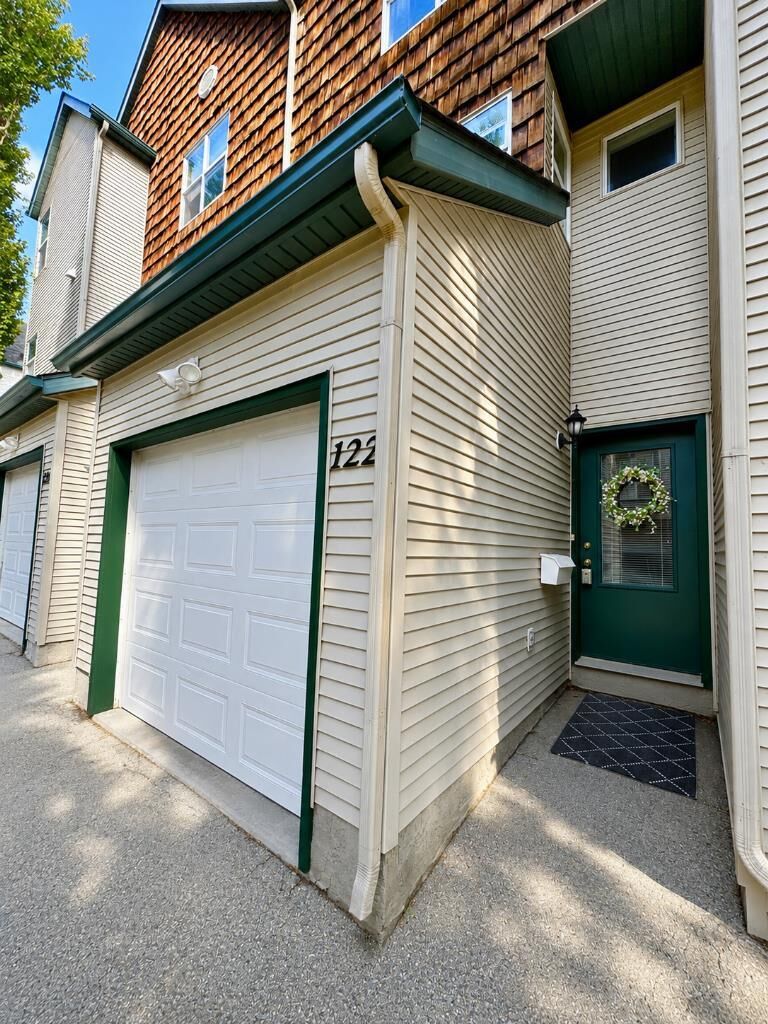 Property Photo:  122 Bridlewood Lane SW  AB T2Y 3X8 