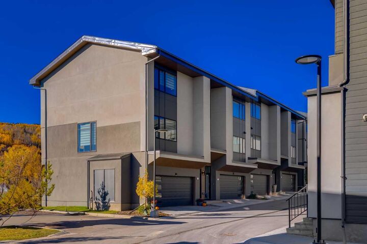 Property Photo: 1453 Naa Drive SW 84 AB T3H 6H7