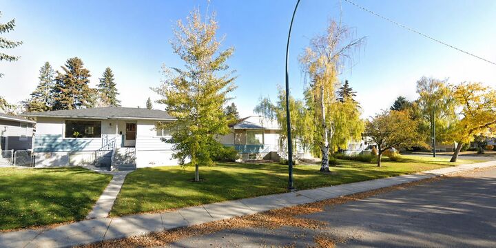 Property Photo: 708 55 Avenue SW AB T2V 0G3
