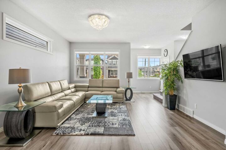 Property Photo: 147 Evanscrest Park NW AB T3P 1J3