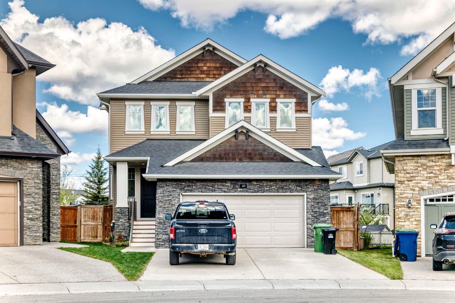 Property Photo: 40 Cooperstown Place SW AB T4B 3T5