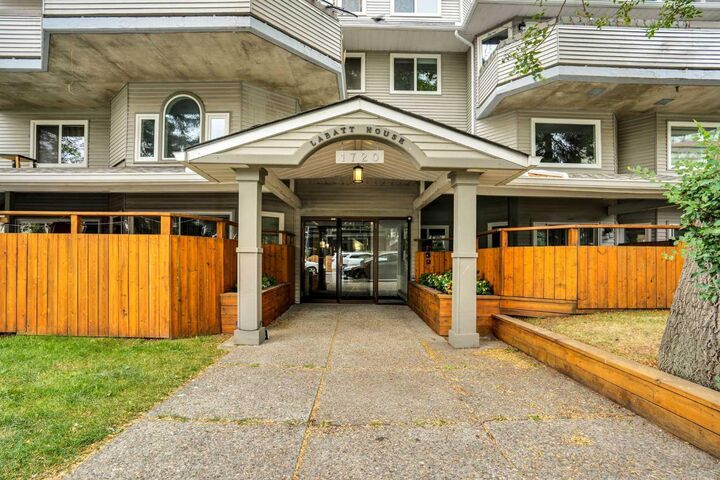 Property Photo: 1720 13 Street SW 203 AB T2T 3P4