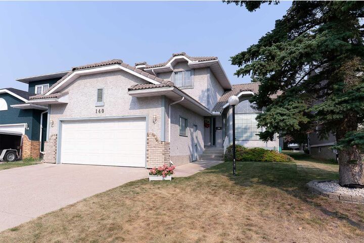 Property Photo:  140 Santana Mews NW  AB T3K 3N7 