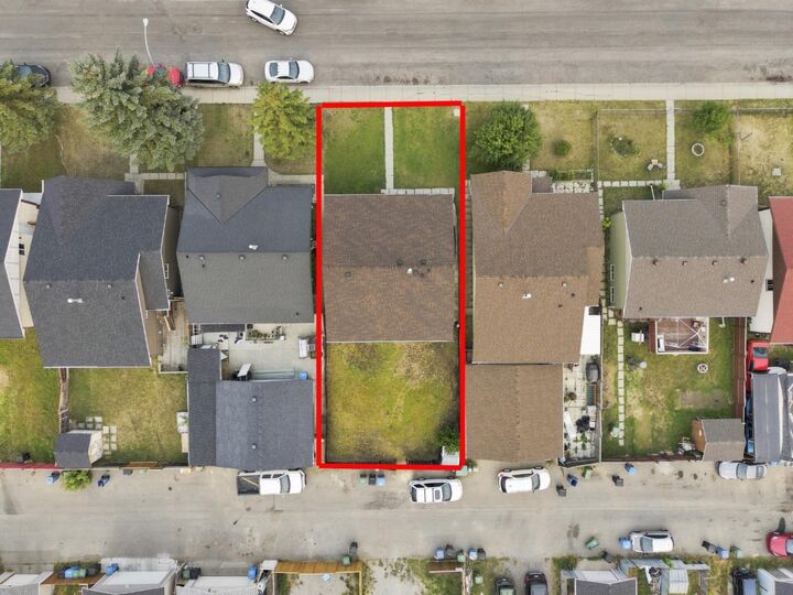 Property Photo: 427 Falmere Road NE AB T3J 2Z8