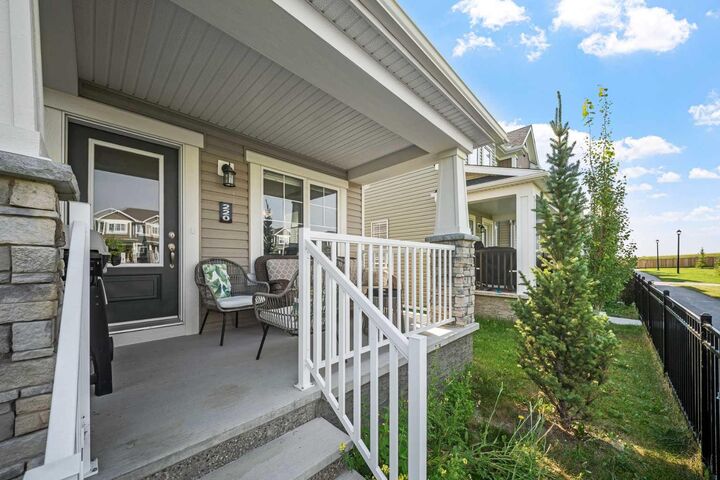 Property Photo:  220 Windbury Lane SW  AB T4B 5J5 