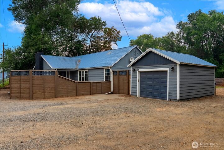 Property Photo:  89  Chesaw Road  WA 98844 