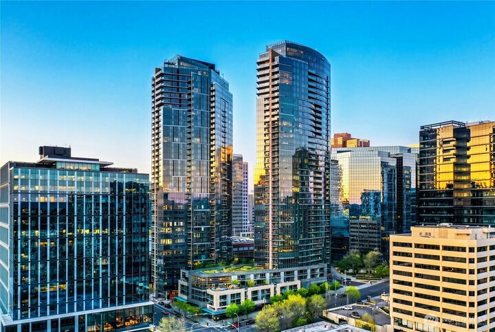 Property Photo:  10700 NE 4th St 434  WA 98004 