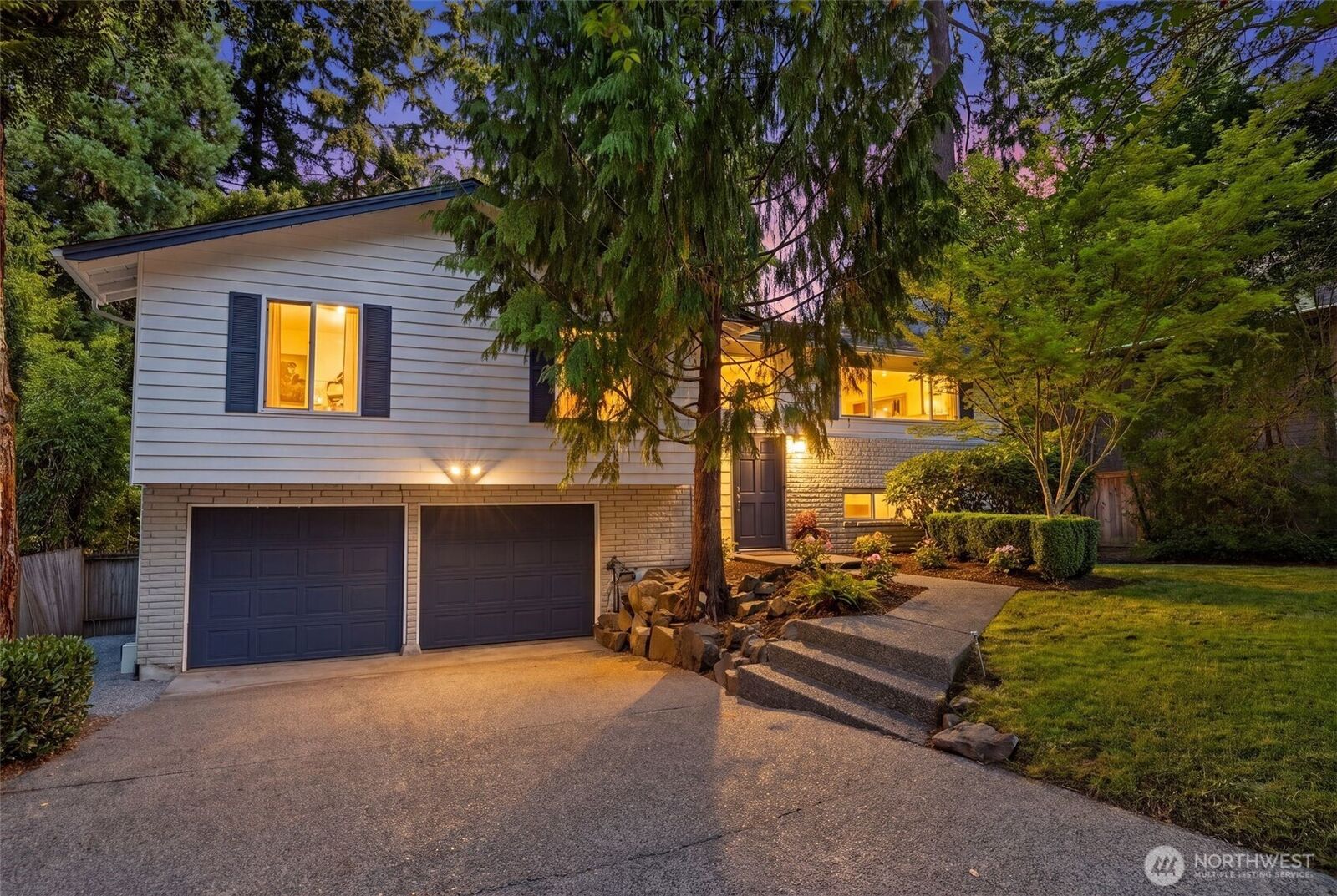 Property Photo:  16570 SE 19th Street  WA 98008 