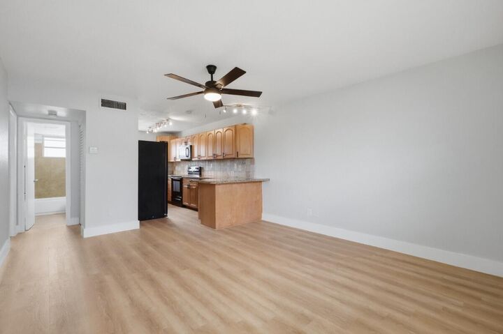Property Photo: 6191 SW 37th Street 210 FL 33314