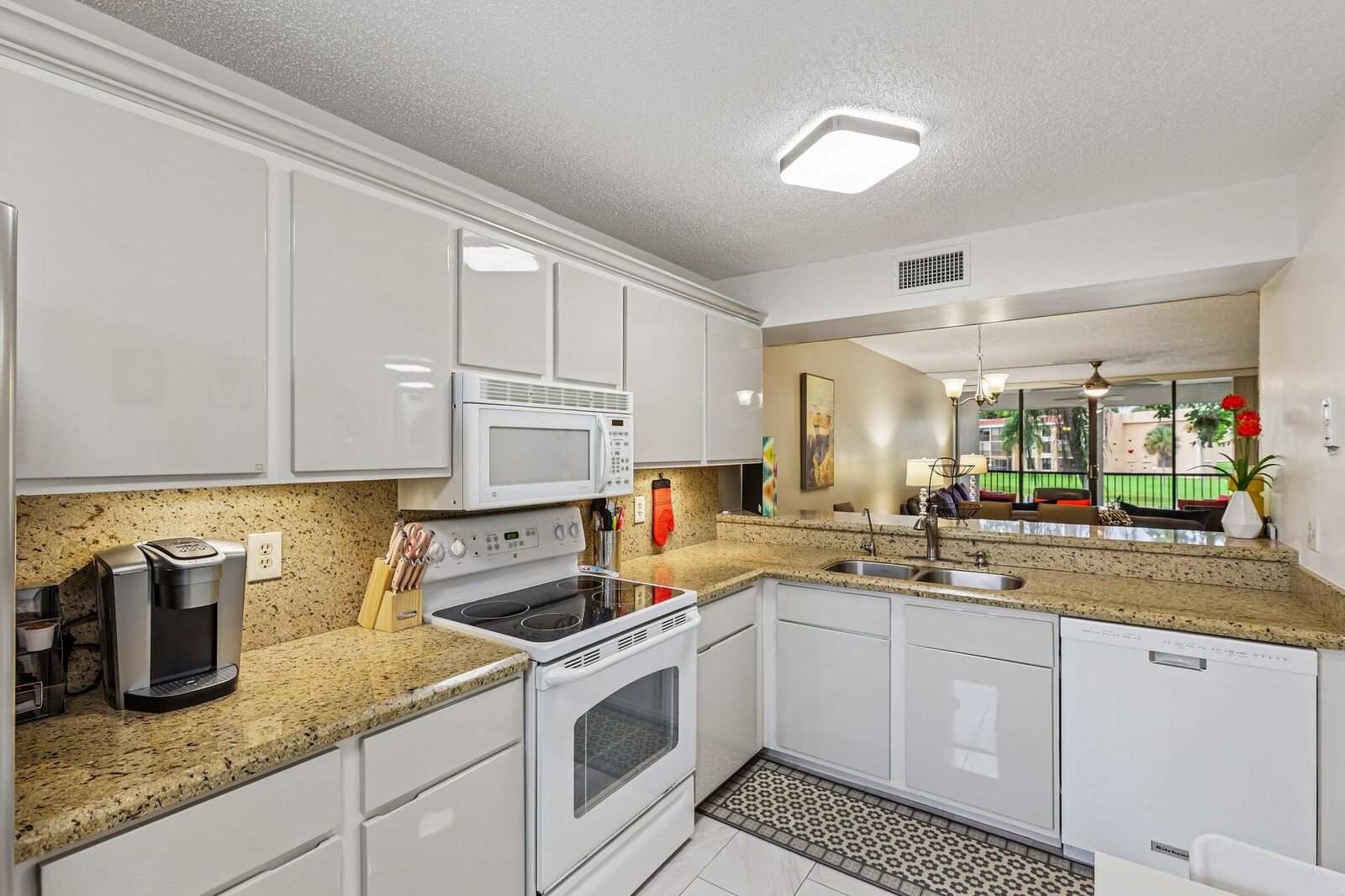 Property Photo:  5718 Coral Lake Drive 206  FL 33063 