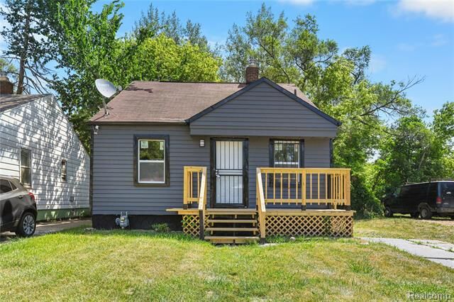 Property Photo: 9016 Auburn Street MI 48228