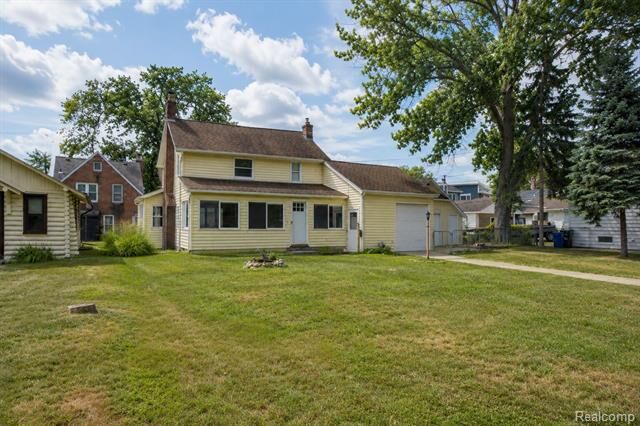 Property Photo:  22464 Beach Street  MI 48081 