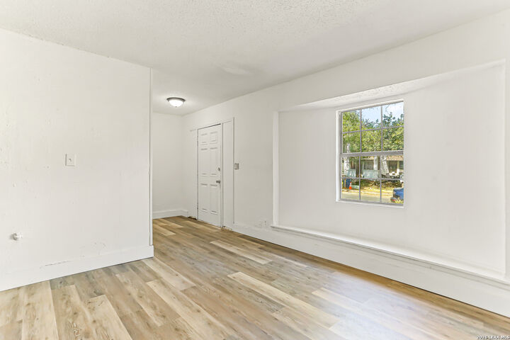 Property Photo: 7032 Glen Mist TX 78239