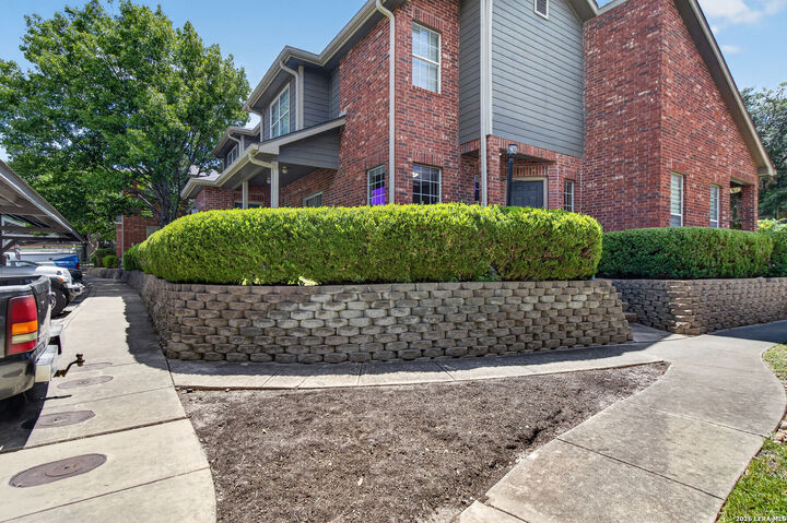 Property Photo: 36 Chapel Hill Cir 36 TX 78240