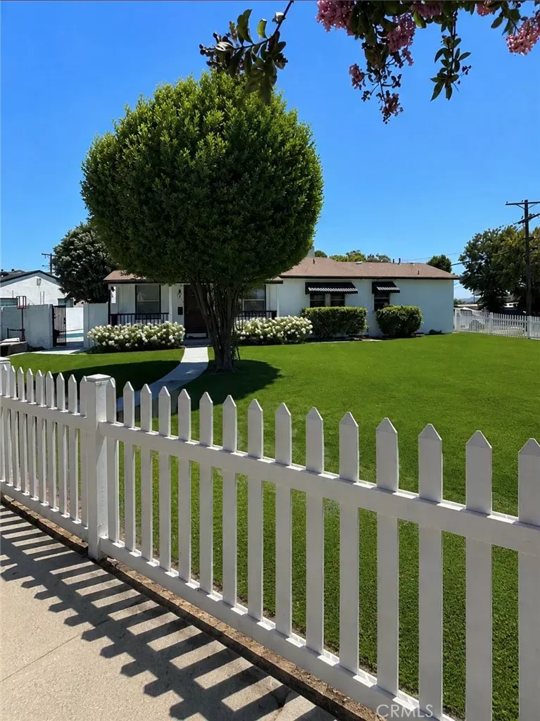 Property Photo:  13016 Archwood Street  CA 91606 