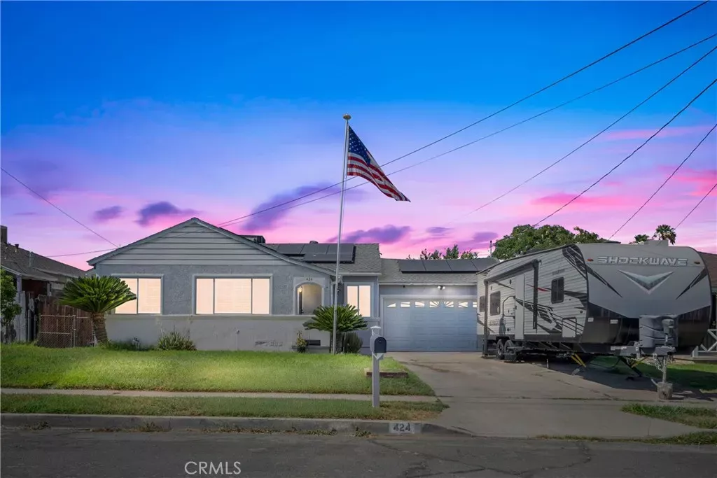 Property Photo:  424 E 3rd  CA 92376 