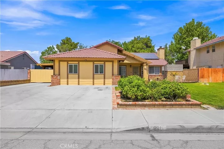 Property Photo: 661 E J10 Avenue CA 93535