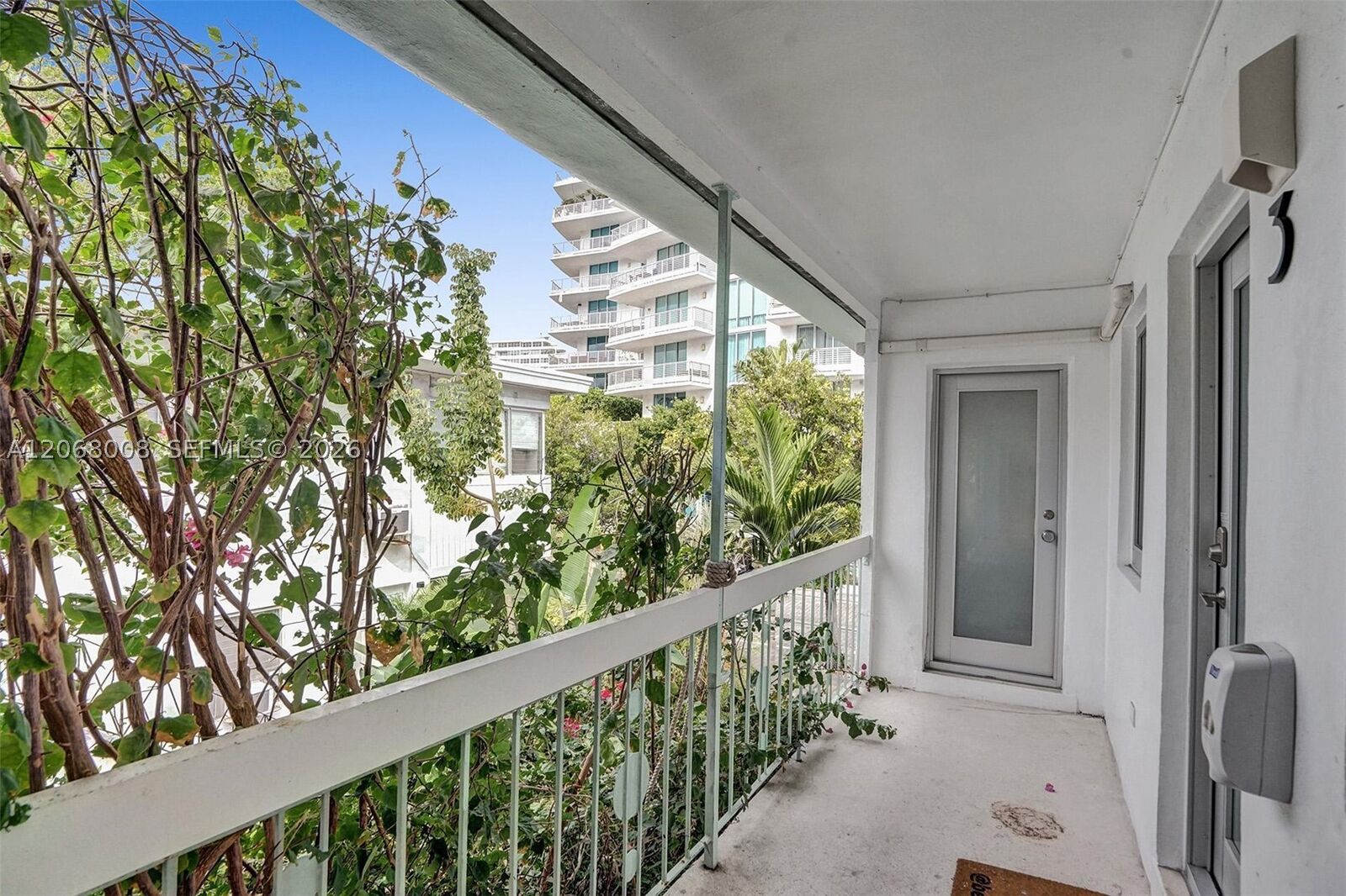 Property Photo: 1440 16th St 3 FL 33139