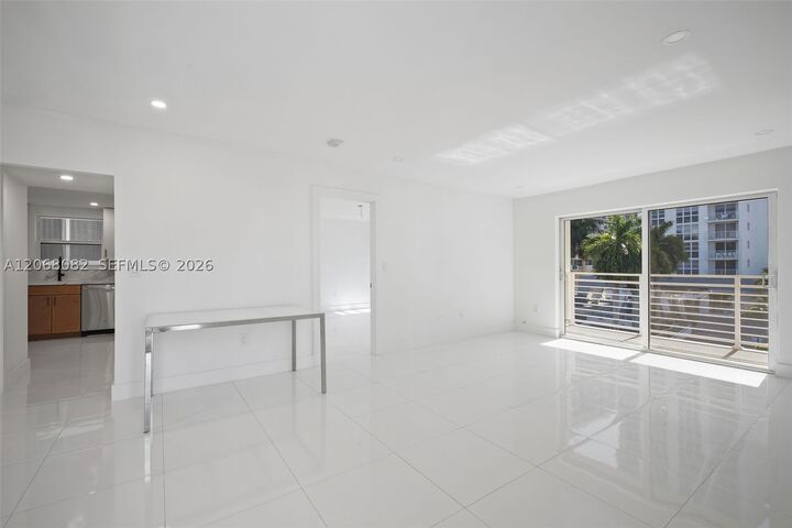 Property Photo: 1245 West Ave 401 FL 33139