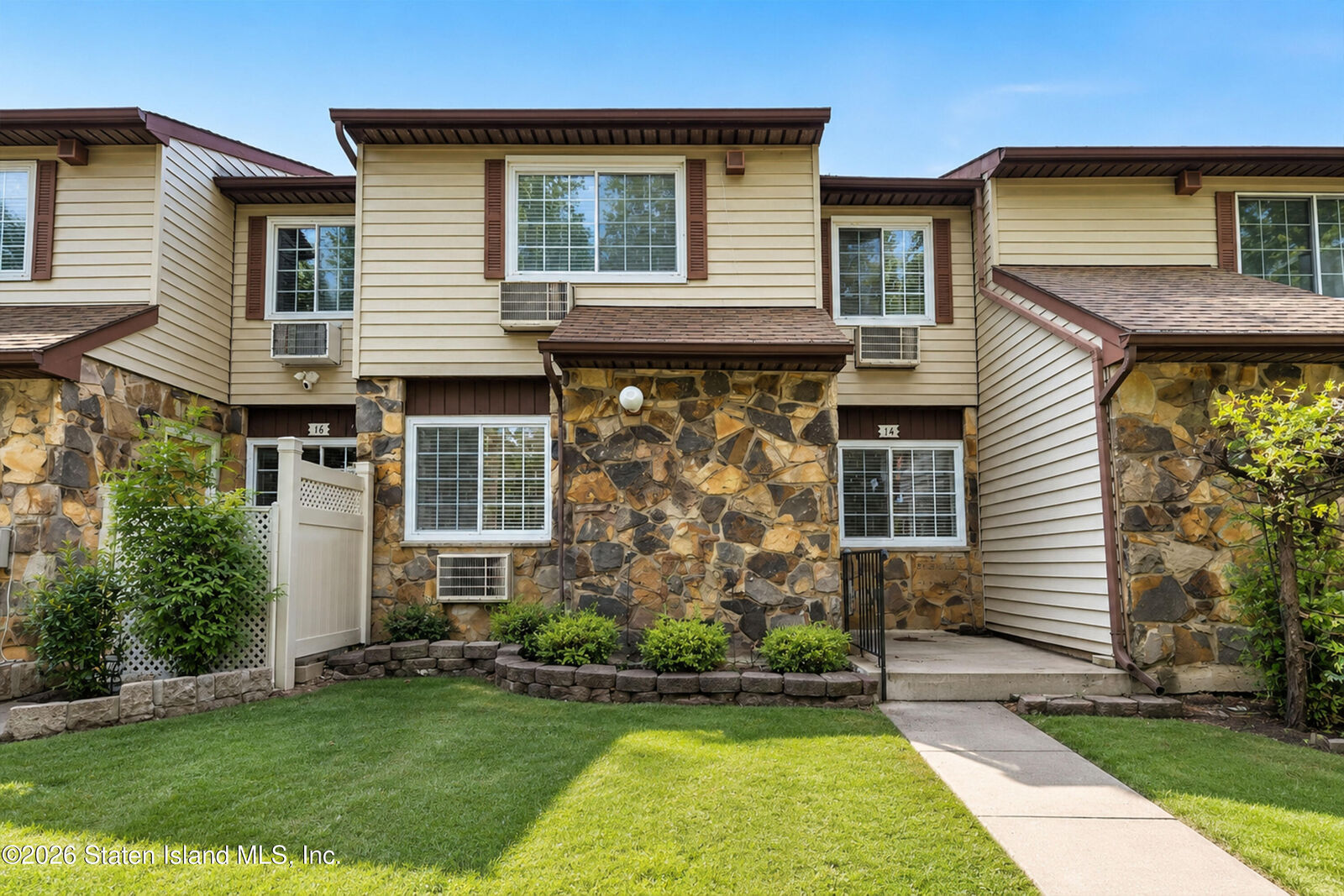 Property Photo:  14 Fuller Court  NY 10306 