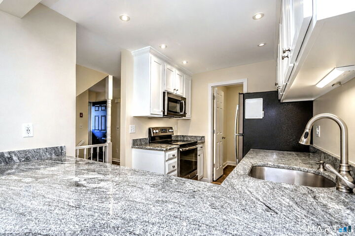 Property Photo:  106 Ferry Court 106  CT 06614 