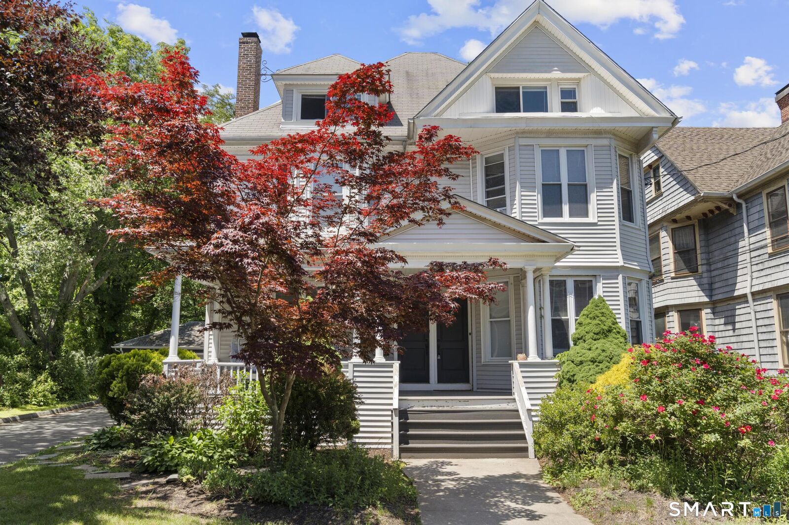 Property Photo:  682 Whitney Avenue  CT 06511 