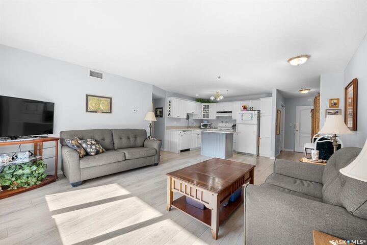 Property Photo:  205 McIntyre Street 207  SK S4R 3B7 
