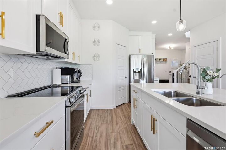 Property Photo: 421 Germain Manor SK S7V 0V1